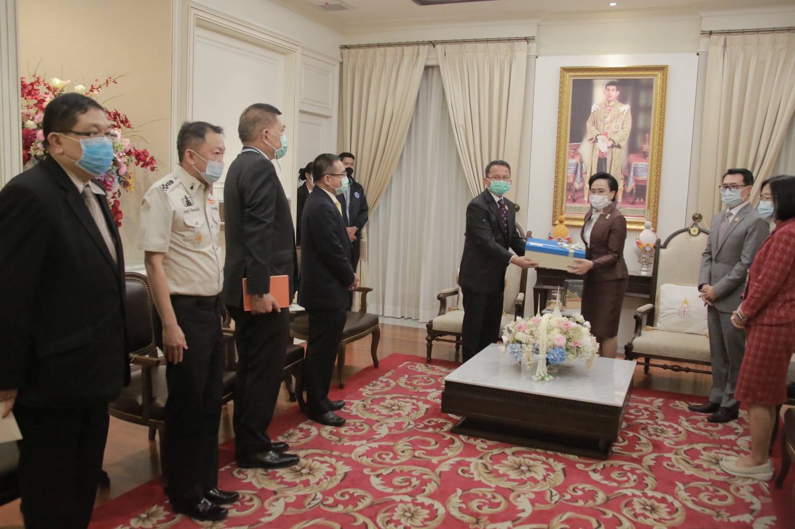 “Somsak” Blessing the New Year President of the Supreme Court  Discuss issues on the person receiving the pardon