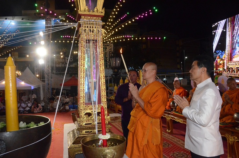  "เทวัญ"เป็นประธานพิธีสวดมนต์ข้ามปีโคราช 