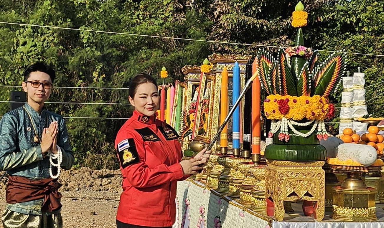 บุ๋ม ปนัดดา บวงสรวงพระพิฆเนศ สร้างมูลนิธิ วันเกิดปีที่ 49 แห่ตีเลขเด็ด