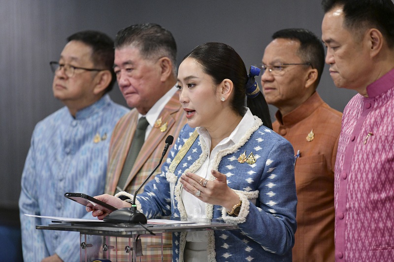  "แพทองธาร"ลั่นพร้อมตอบซักฟอกทุกเรื่อง  