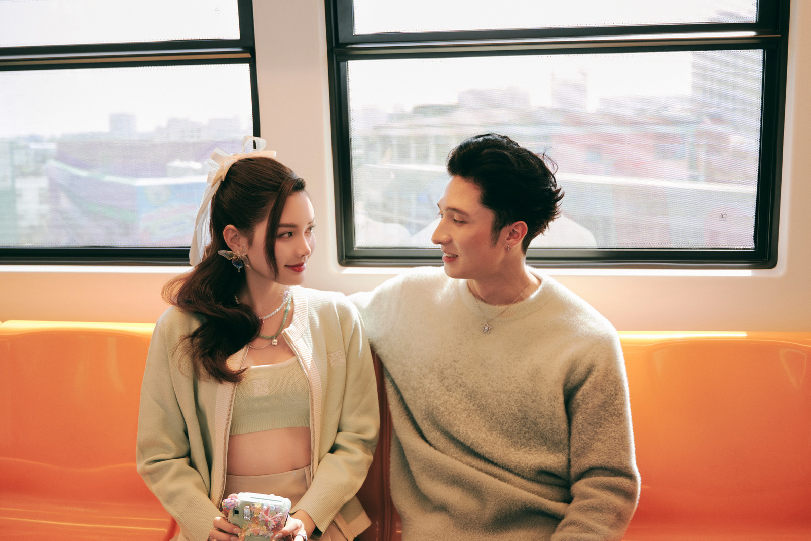 ดาน เตียน นางฟ้าข้ามเพศเวียดนาม สลัดลุคนางงามสู่เส้นทางศิลปิน  ทำถึง บินลัดฟ้าถ่าย MV เพลง “Lỡ Yêu” ที่เมืองไทย โปรดักชั่นจัดเต็ม